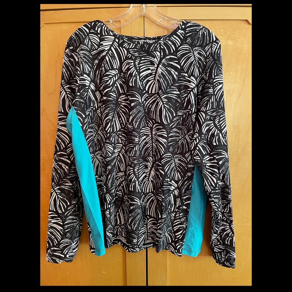 UV SKINZ RASH GUARD SIZE XL BRAND NEW!!!